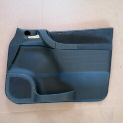 Priekšējo labo durvju apdare priekš OPEL ZAFIRA 2004
