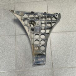 Aizmugurējā spārna un bufera stiprinājums priekš BMW 525 E60 2006 OLIVE