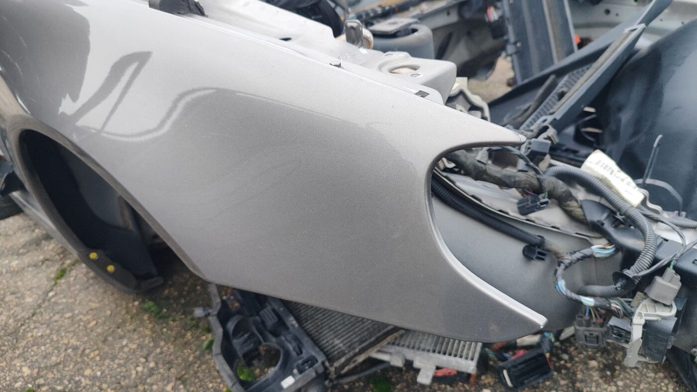 Priekšējais labais spārns priekš VOLVO S80 2007 GREY