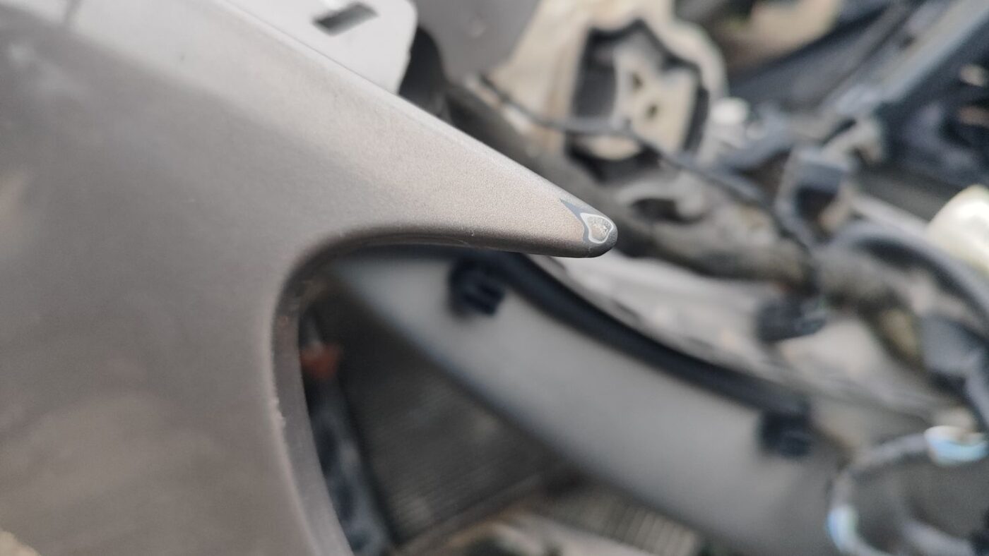 Priekšējais labais spārns priekš VOLVO S80 2007 GREY