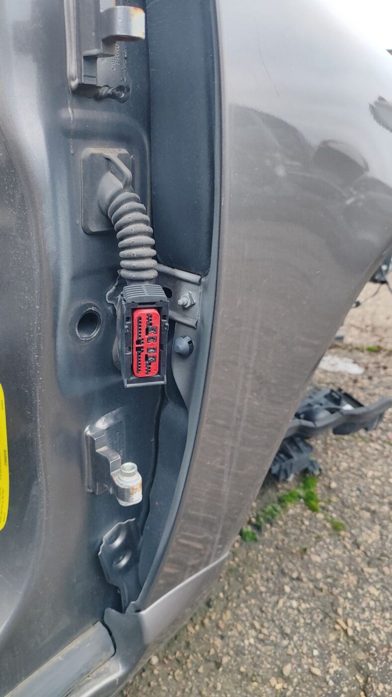 Priekšējais labais spārns priekš VOLVO S80 2007 GREY