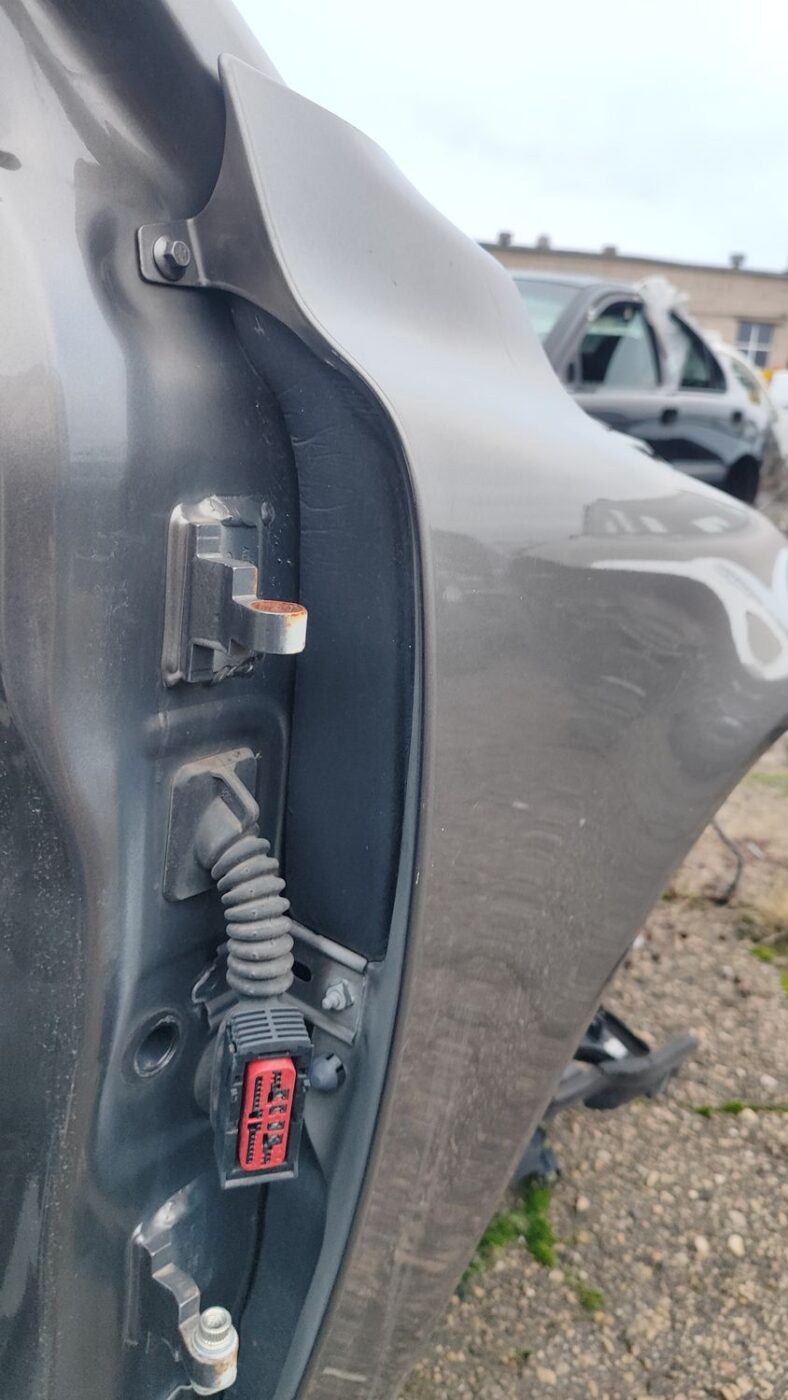 Priekšējais labais spārns priekš VOLVO S80 2007 GREY