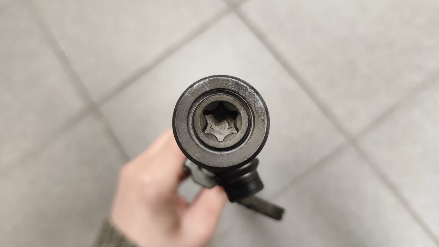 Degvielas sadales caurule priekš MERCEDES BENZ ML320 2005 BLACK