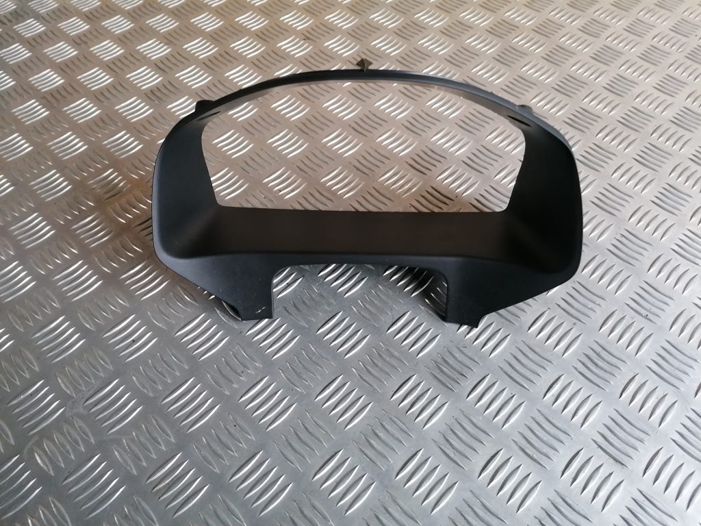 Spidometra apdare priekš VOLVO C30 2008 TURQUOISE 1 Spidometra apdare priekš VOLVO C30 2008 TURQUOISE