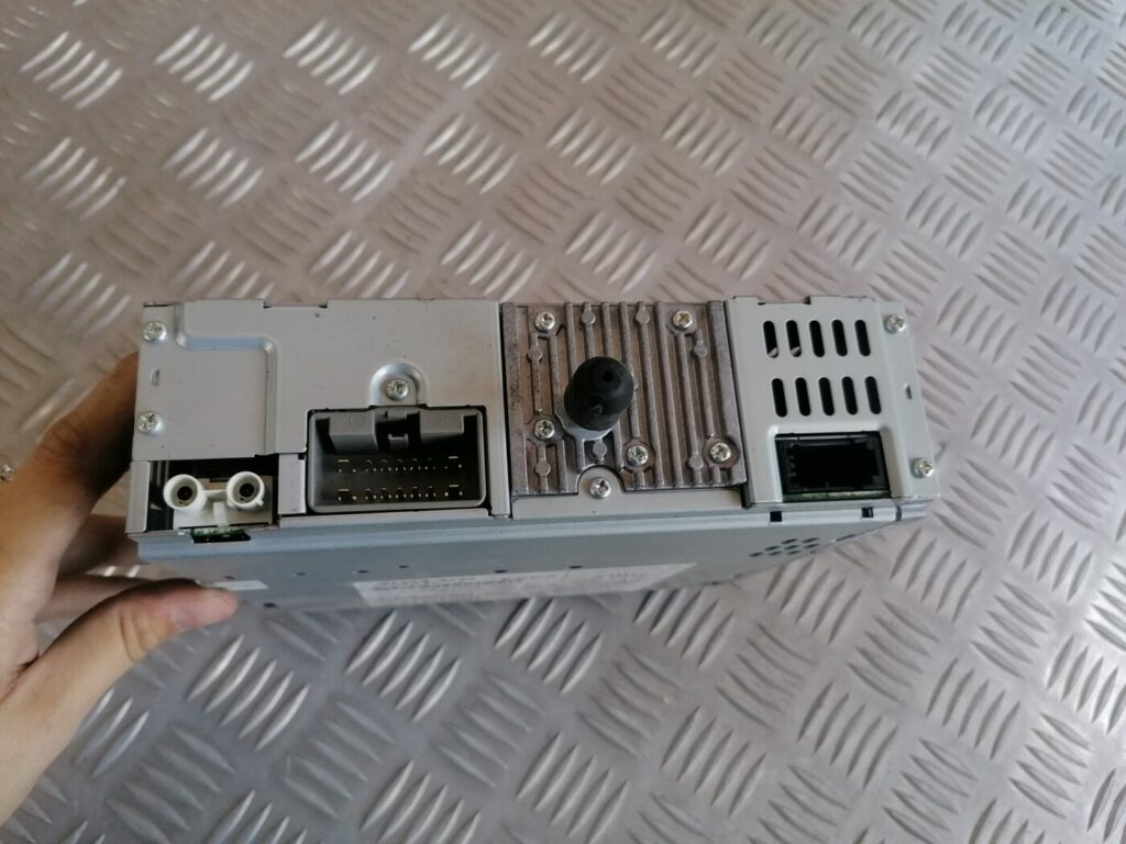 CD/DVD/Navigācijas bloks priekš VOLVO C30 2008 SILVER