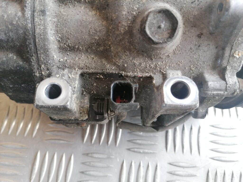 Gaisa kondicioniera kompresors priekš VOLVO C30 2008 SILVER