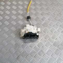 Aizmugurējo labo durvju slēdzene priekš AUDI A4 2008 AVANT