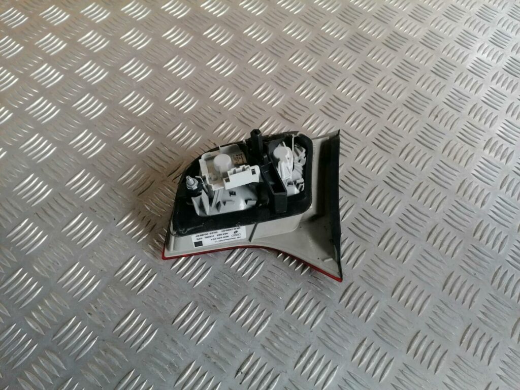 Bagāžnieka vāka kreisais lukturis priekš AUDI A4 2008 AVANT 2 Bagāžnieka vāka kreisais lukturis priekš AUDI A4 2008 AVANT