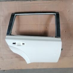 Aizmugurējās labās durvis priekš SUBARU LEGACY 2009