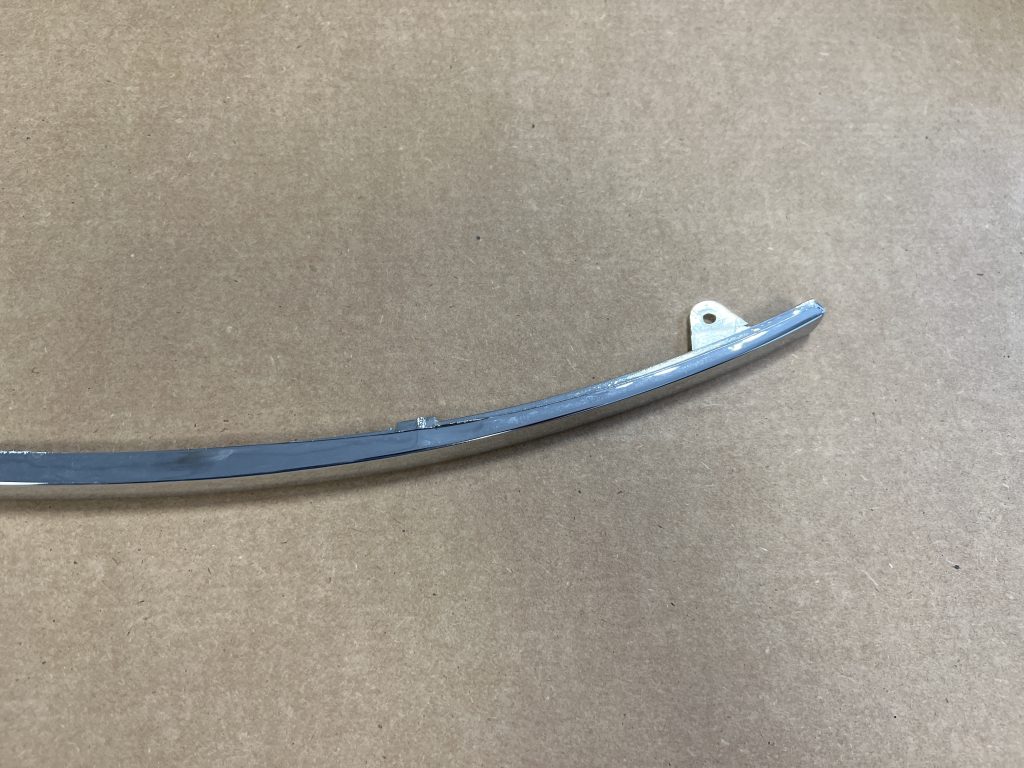 Priekšēja bufera uzlika priekš AUDI A6 1998 4 Priekšēja bufera uzlika priekš AUDI A6 1998