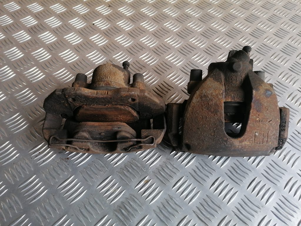 Priekšējais labais suports priekš VOLVO C30 2008 TURQUOISE