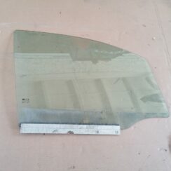 Priekšējo labo durvju stikls priekš OPEL ZAFIRA 2004