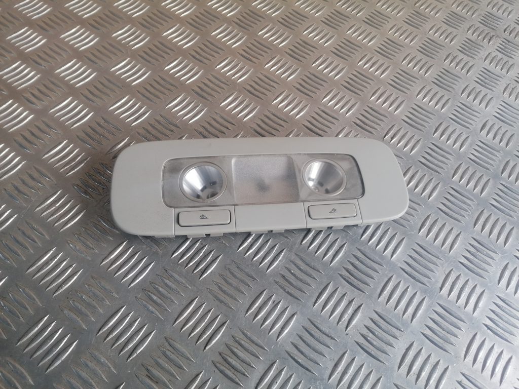 Aizmugurējo sēdvietu apgaismojums priekš VW GOLF VARIANT 2012