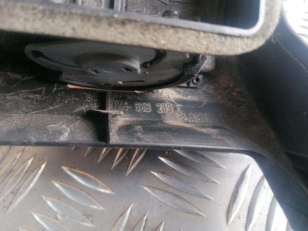 Centrālās konsoles gaisa vads priekš VW GOLF VARIANT 2012 4 Centrālās konsoles gaisa vads priekš VW GOLF VARIANT 2012