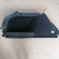 Bagāžnieka nodalījuma sānu apdare priekš VW GOLF VARIANT 2012