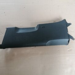 Vidējas salona statnes apdare priekš VW GOLF VARIANT 2012