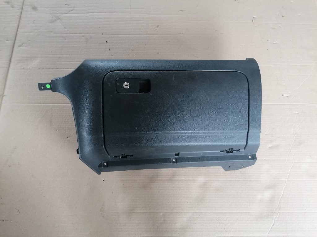 Mantu glabāšanas nodalījums pasažiera pusē priekš VW GOLF VARIANT 2012 1 Mantu glabāšanas nodalījums pasažiera pusē priekš VW GOLF VARIANT 2012