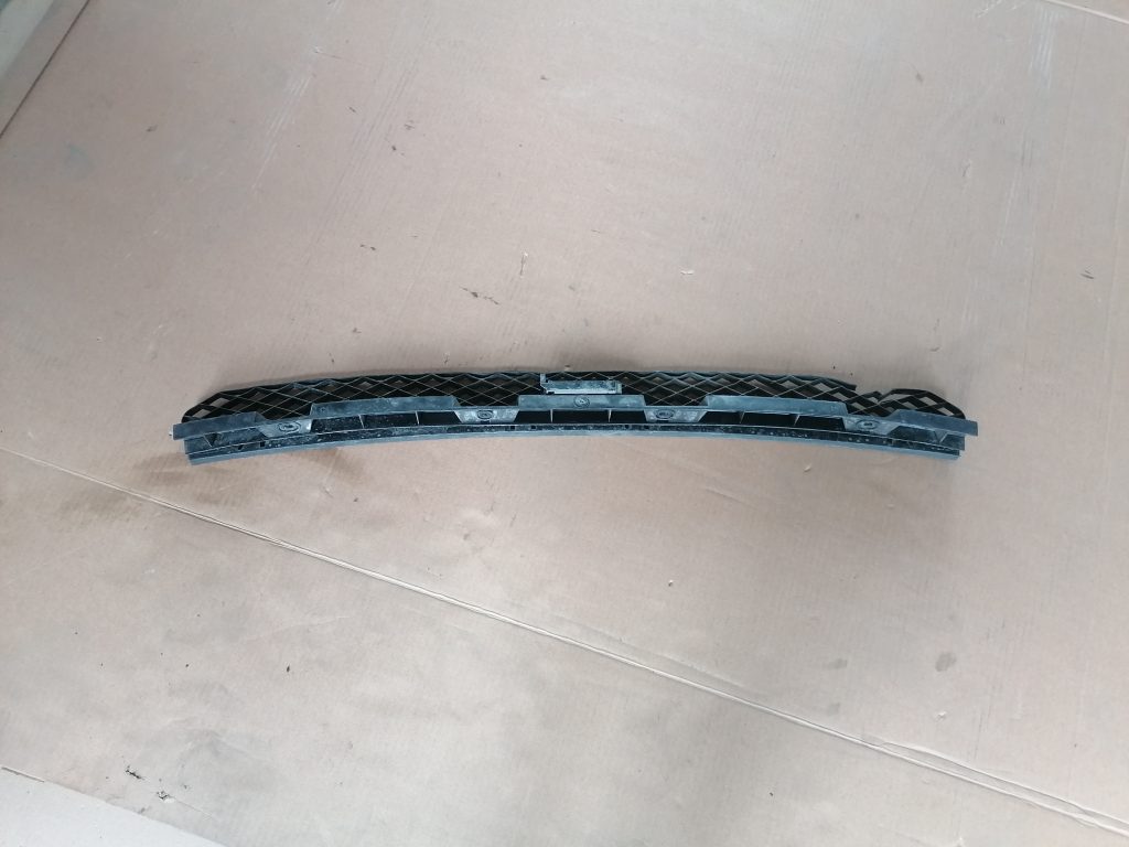 Bufera reste priekš VW GOLF VARIANT 2012