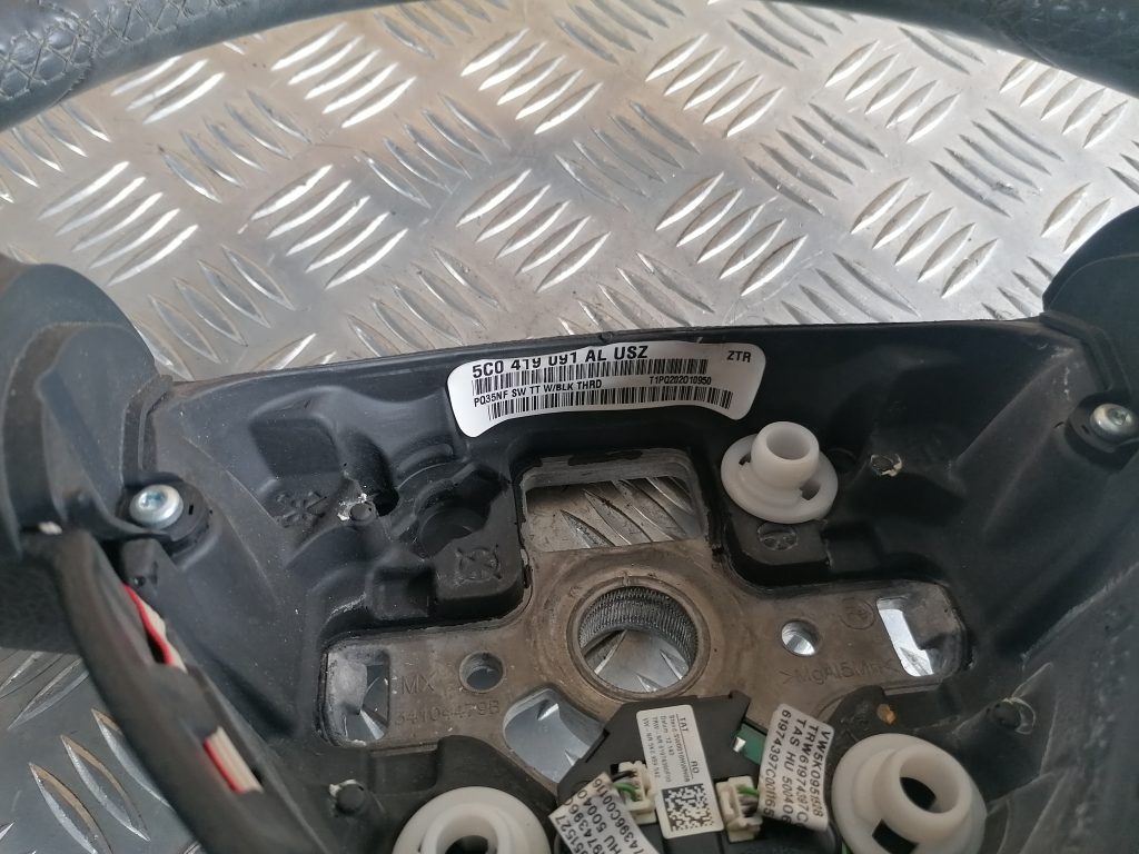 Stūre priekš VW GOLF VARIANT 2012 3 Stūre priekš VW GOLF VARIANT 2012