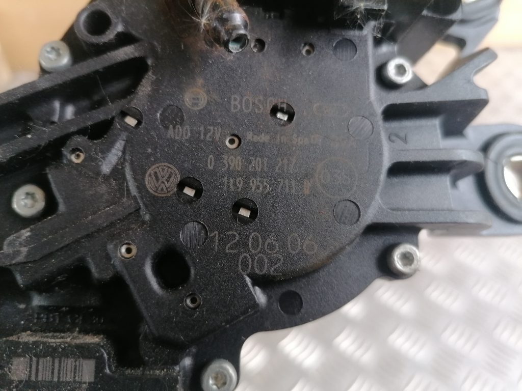 Aizmugurējā stikla tīrītāja motors priekš VW GOLF VARIANT 2012