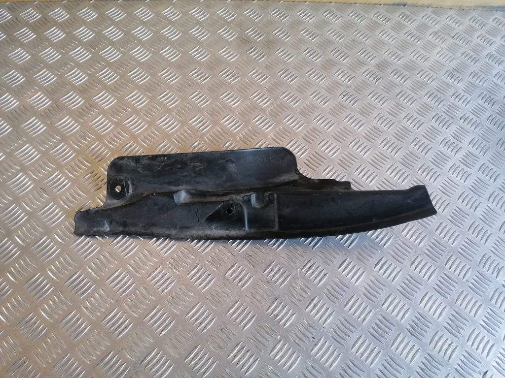 Ieliktņis starp spārnu un durvīm priekš VW GOLF VARIANT 2012 2 Ieliktņis starp spārnu un durvīm priekš VW GOLF VARIANT 2012