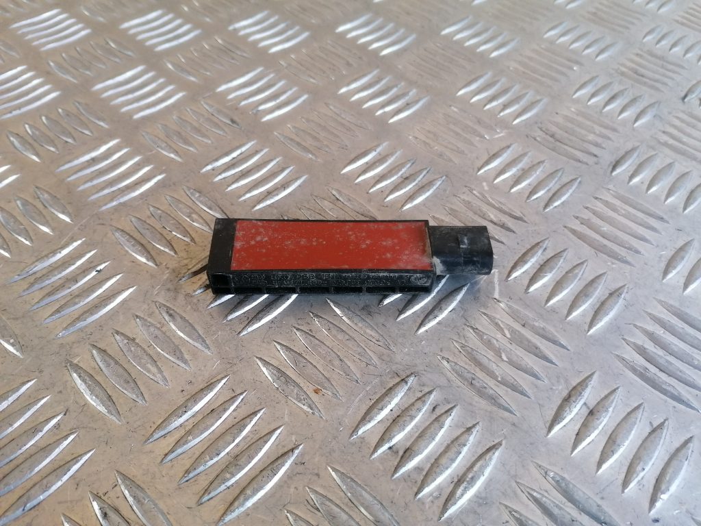 Antenas pastiprinātāja bloks priekš VW GOLF VARIANT 2012 1 Antenas pastiprinātāja bloks priekš VW GOLF VARIANT 2012