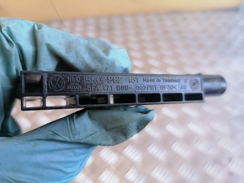 Antenas pastiprinātāja bloks priekš VW GOLF VARIANT 2012 3 Antenas pastiprinātāja bloks priekš VW GOLF VARIANT 2012