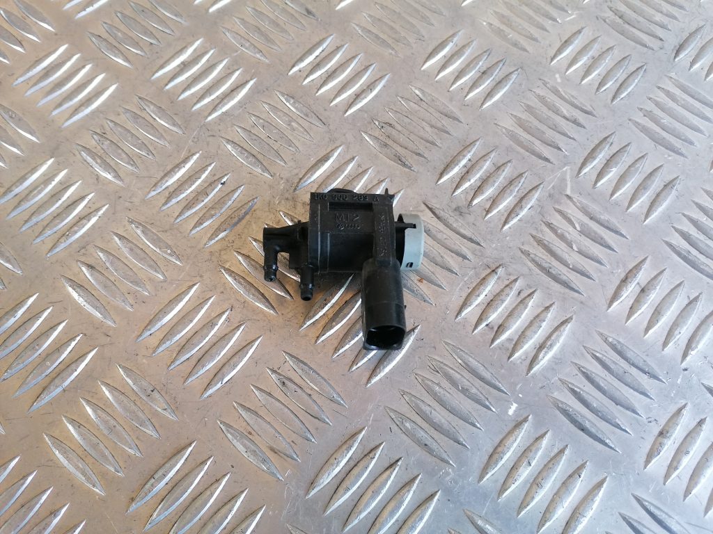 Solenoīda vakuuma vārsts priekš VW GOLF VARIANT 2012 1 Solenoīda vakuuma vārsts priekš VW GOLF VARIANT 2012