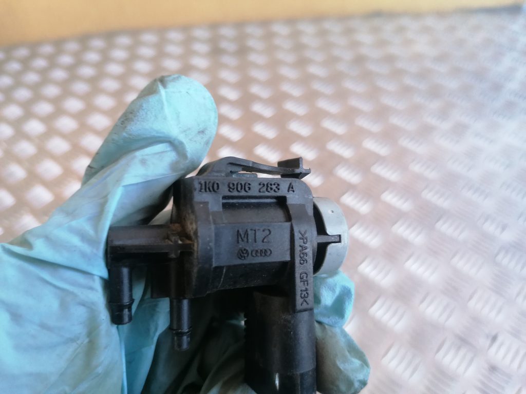 Solenoīda vakuuma vārsts priekš VW GOLF VARIANT 2012 3 Solenoīda vakuuma vārsts priekš VW GOLF VARIANT 2012