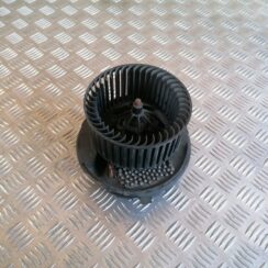 Salona ventilators priekš VW GOLF VARIANT 2012