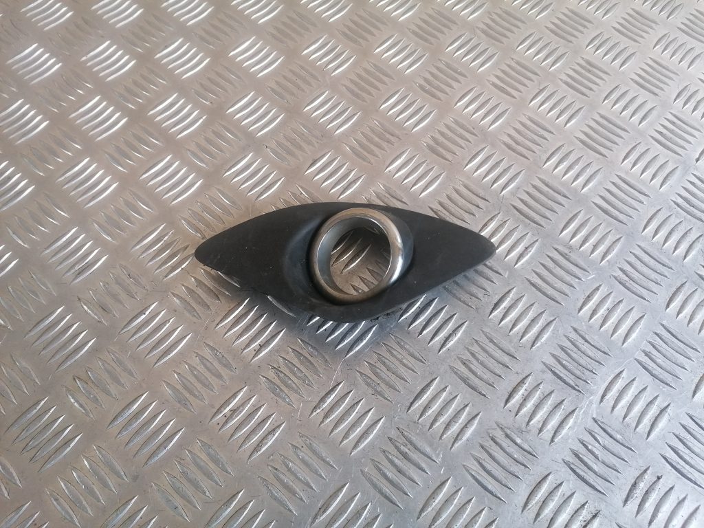 Miglas luktura reste, pa labi priekš KIA CEED 2007 1 Miglas luktura reste, pa labi priekš KIA CEED 2007