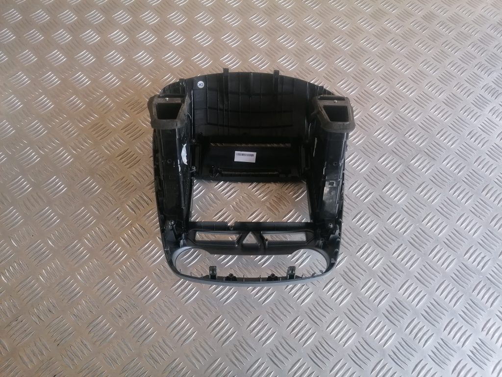 Mērinstrumentu paneļa gaisa vads, centrā priekš KIA CEED 2007 2 Mērinstrumentu paneļa gaisa vads, centrā priekš KIA CEED 2007