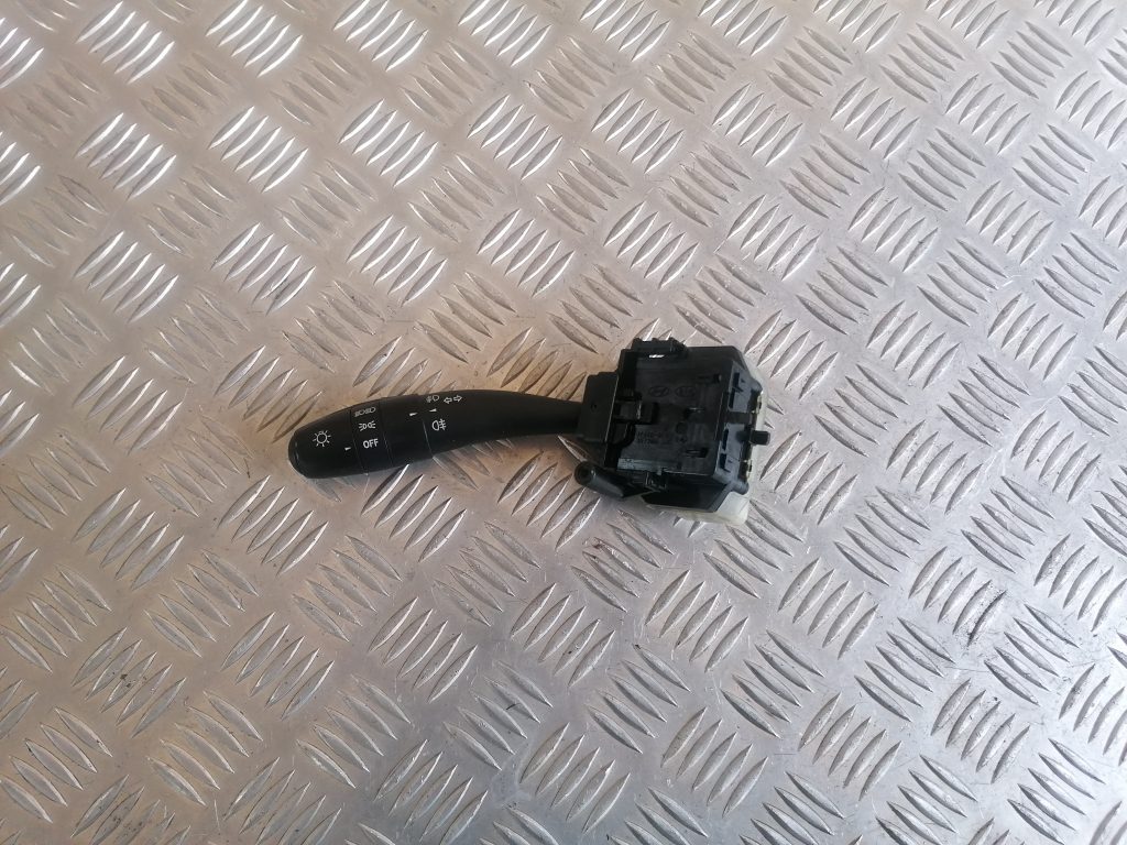 Pagrieziena rādītāju slēdzis priekš KIA CEED 2007 1 Pagrieziena rādītāju slēdzis priekš KIA CEED 2007