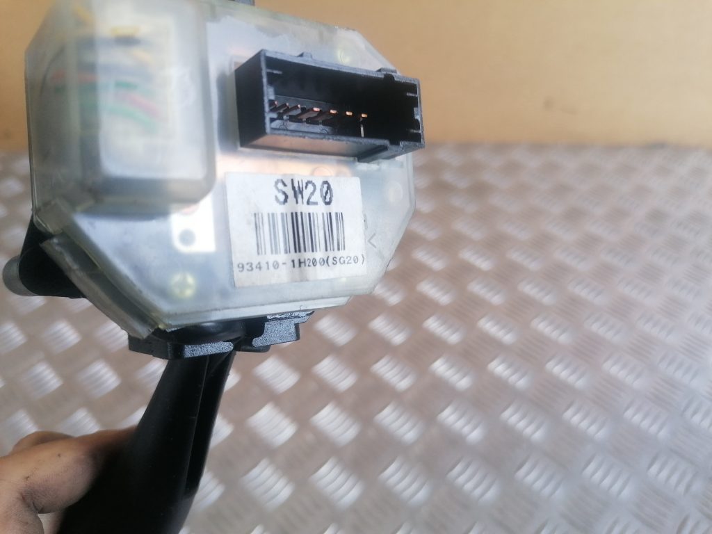 Pagrieziena rādītāju slēdzis priekš KIA CEED 2007 3 Pagrieziena rādītāju slēdzis priekš KIA CEED 2007