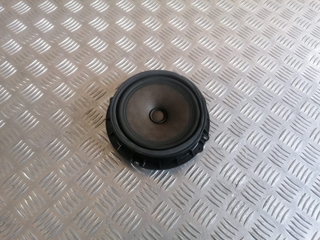 Durvju skaļrunis, apakšā priekš KIA CEED 2007