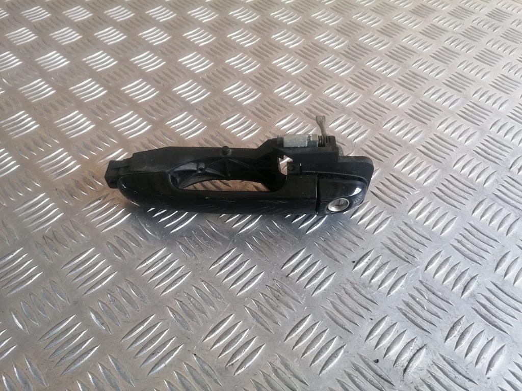 Priekšējāis kreisais durvju rokturis priekš KIA CEED 2007 1 Priekšējāis kreisais durvju rokturis priekš KIA CEED 2007