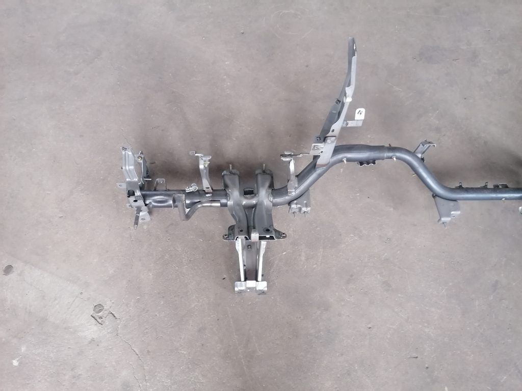 Mērinstrumentu paneļa pastiprinātājs priekš KIA CEED 2007 2 Mērinstrumentu paneļa pastiprinātājs priekš KIA CEED 2007