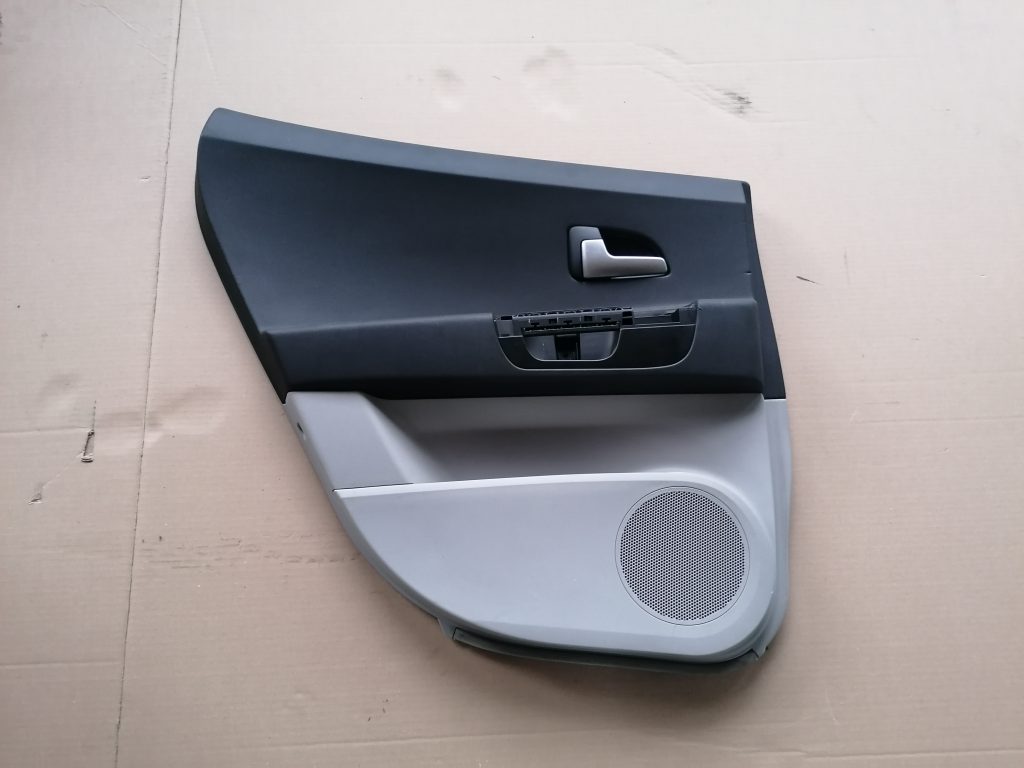 Aizmugurējo kreiso durvju apdare priekš KIA CEED 2007 1 Aizmugurējo kreiso durvju apdare priekš KIA CEED 2007