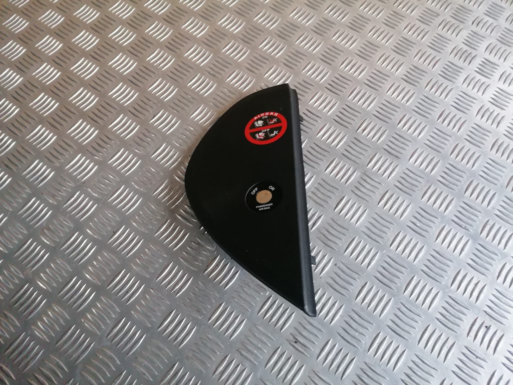 Drošības spilvena izslēgšanas slēdzis priekš KIA CEED 2007 1 Drošības spilvena izslēgšanas slēdzis priekš KIA CEED 2007