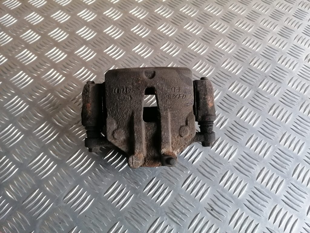 Priekšējais kreisais suports priekš KIA CEED 2007