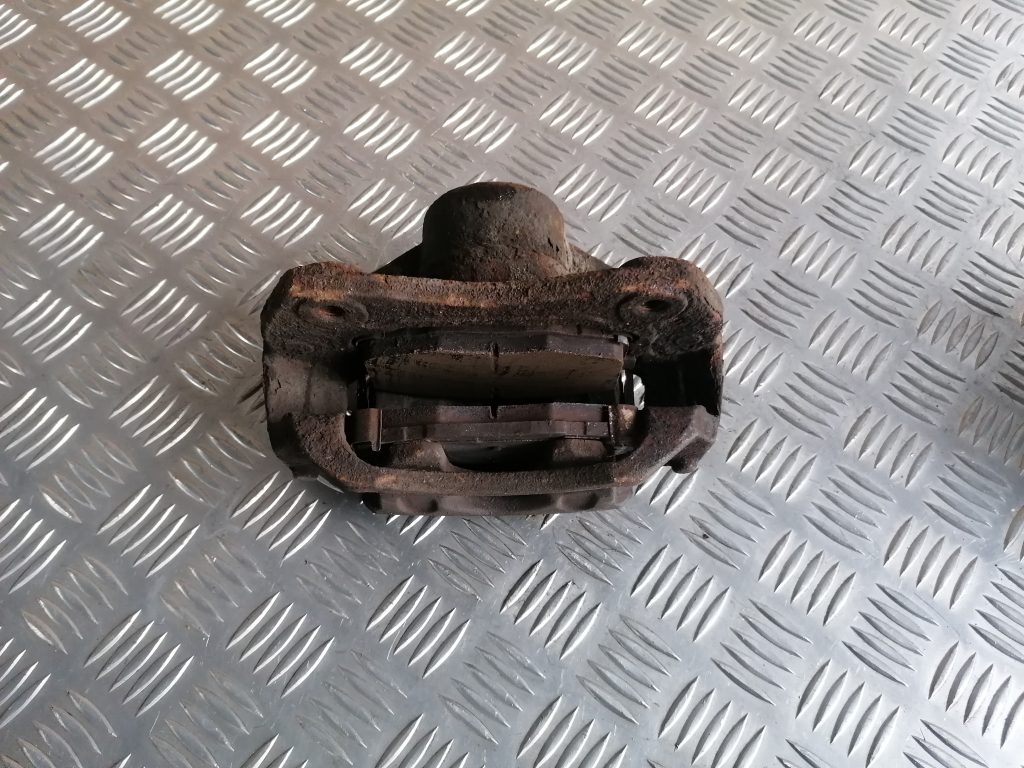 Priekšējais kreisais suports priekš KIA CEED 2007