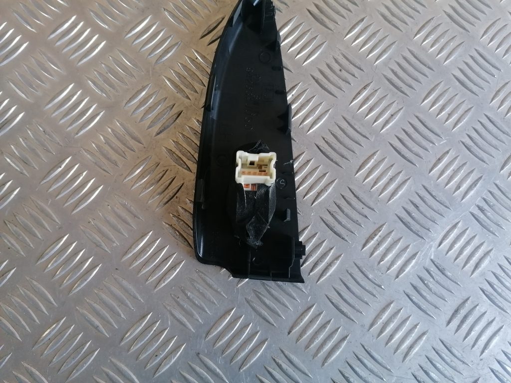 Stikla pacelšanas poga priekš SUBARU LEGACY 2009