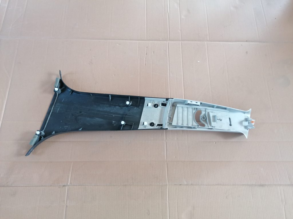 Vidējas salona statnes apdare priekš SUBARU LEGACY 2009 2 Vidējas salona statnes apdare priekš SUBARU LEGACY 2009