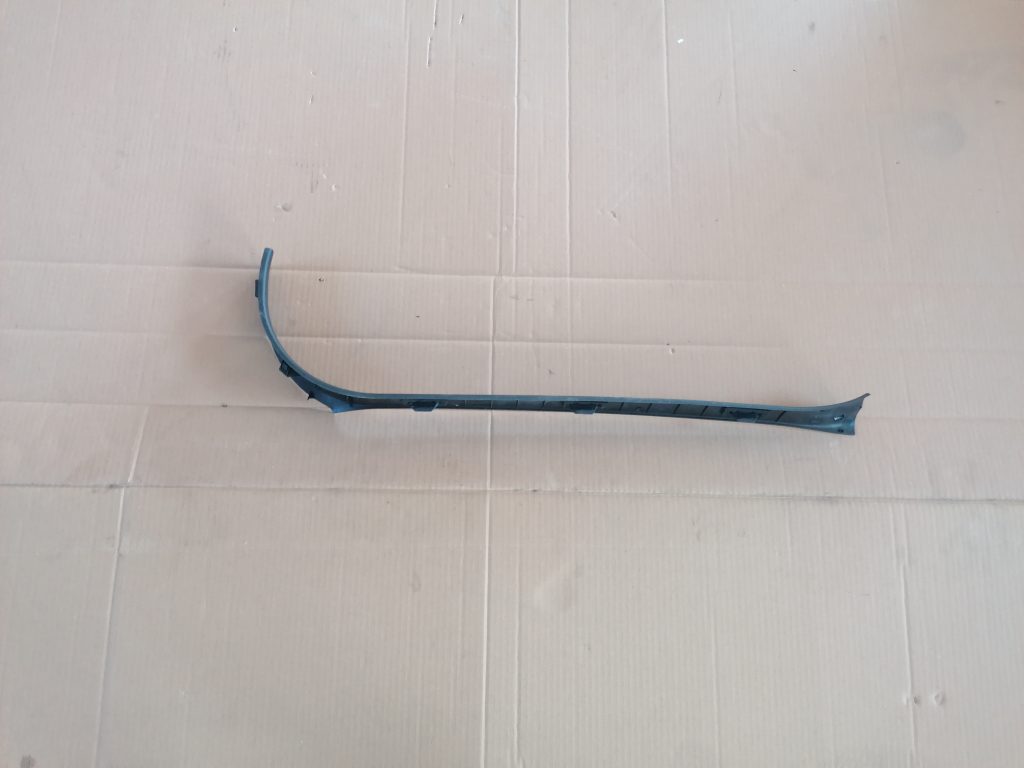 Sliekšņa priekšēja laba uzlika (salonā) priekš SUBARU LEGACY 2009 2 Sliekšņa priekšēja laba uzlika (salonā) priekš SUBARU LEGACY 2009