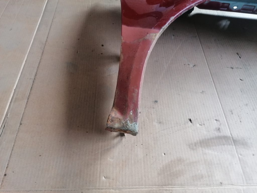 Priekšējais labais spārns priekš VW GOLF IV 1999 3 Priekšējais labais spārns priekš VW GOLF IV 1999