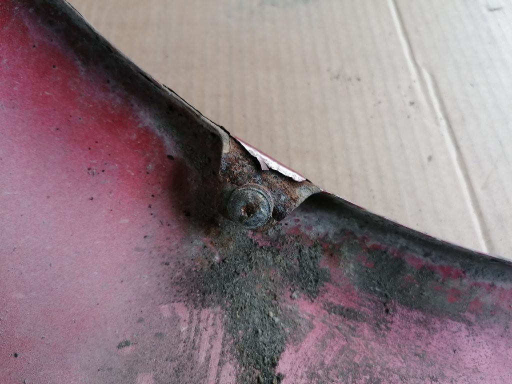 Priekšējais labais spārns priekš VW GOLF IV 1999 7 Priekšējais labais spārns priekš VW GOLF IV 1999