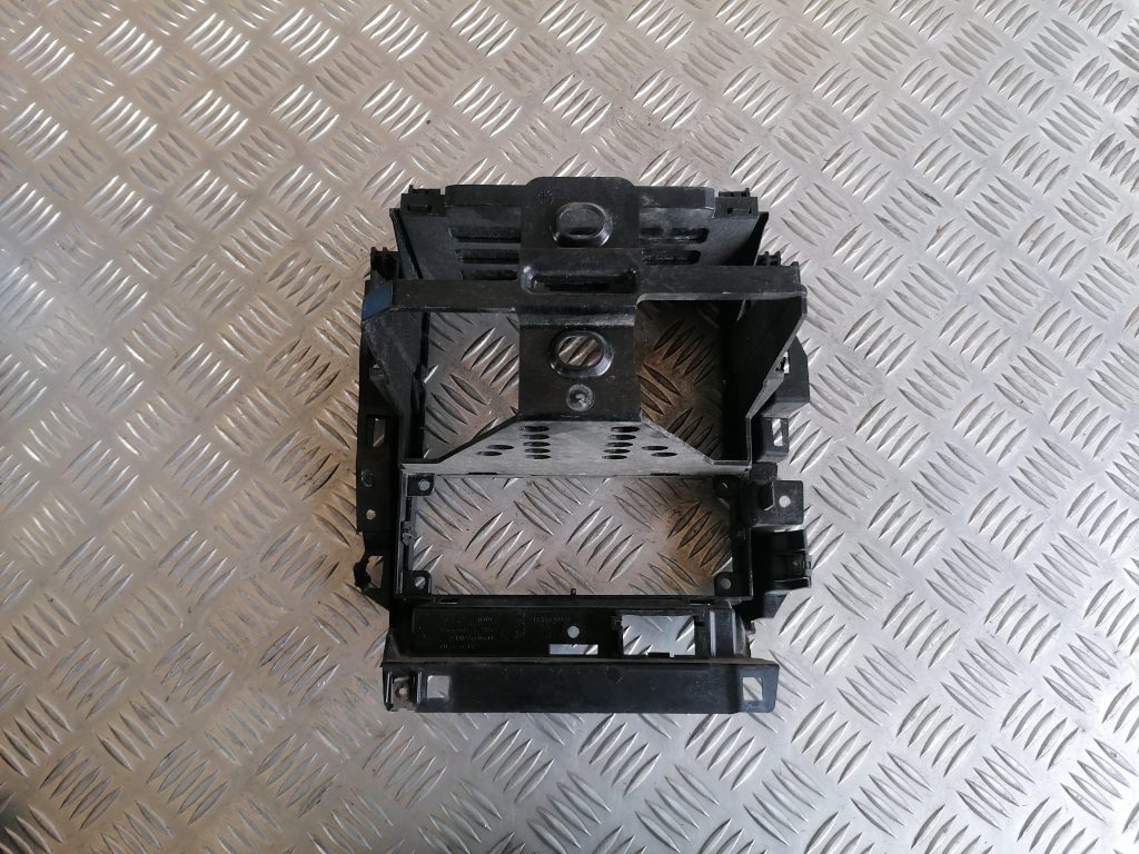 Mērinstrumentu paneļa iekšējā plastmasa priekš VW GOLF IV 1999