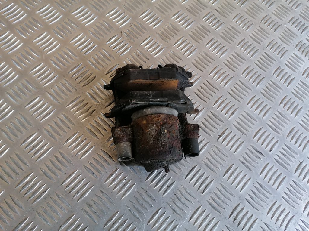 Priekšējais labais suports priekš VW GOLF IV 1999 2 Priekšējais labais suports priekš VW GOLF IV 1999