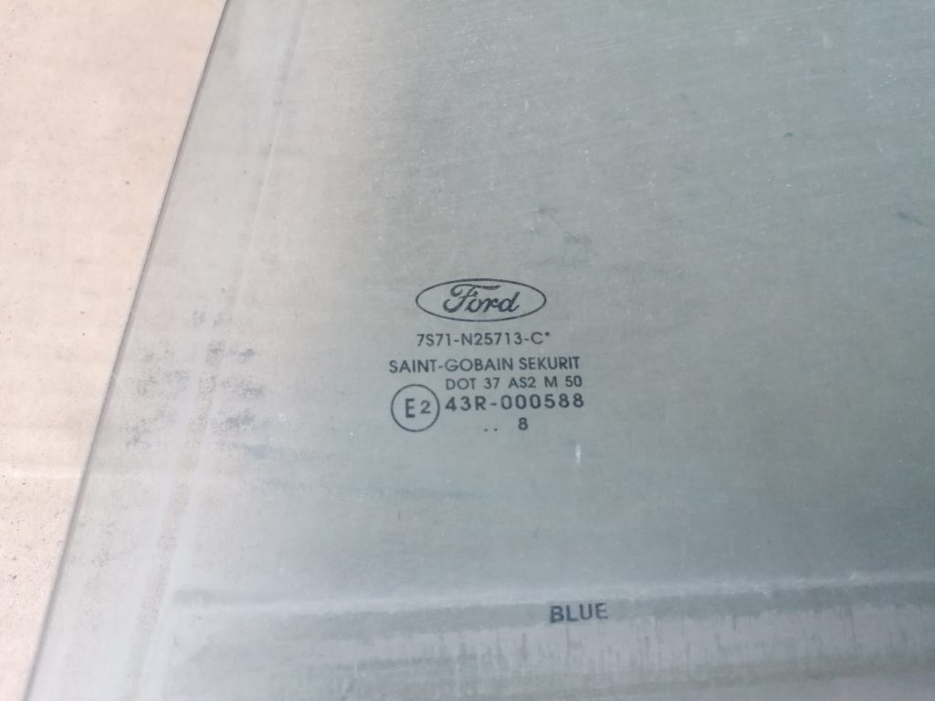 Aizmugurējo kreiso durvju stikls priekš FORD 2 Aizmugurējo kreiso durvju stikls priekš FORD