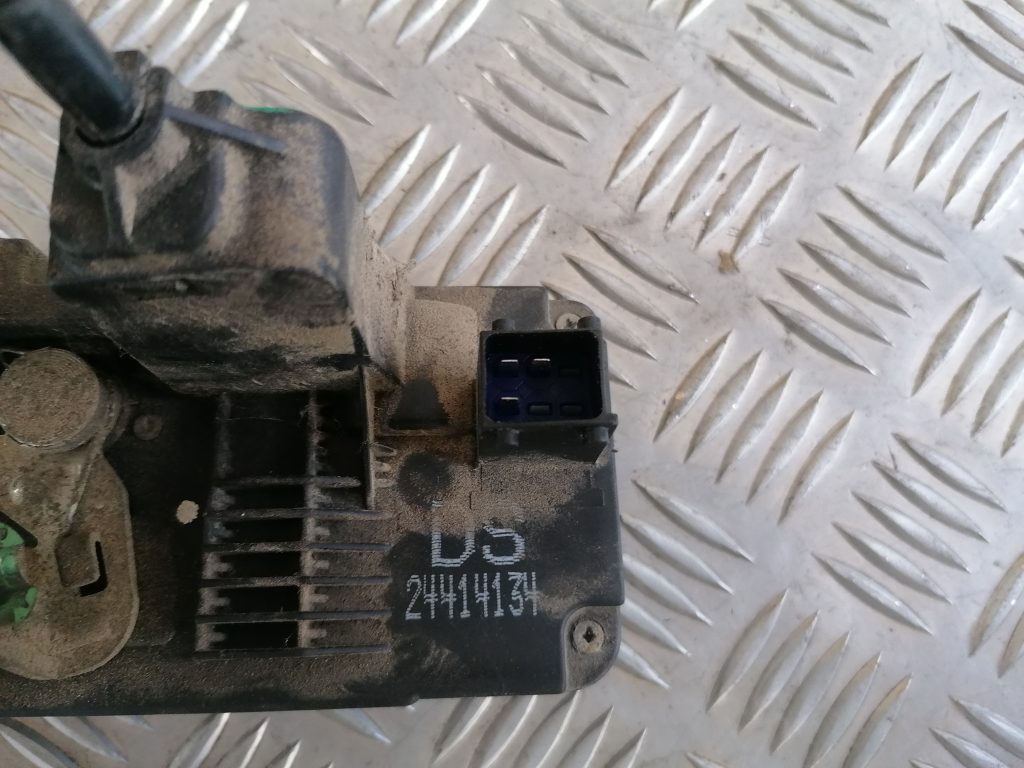 Aizmugurējo kreiso durvju slēdzene priekš OPEL ASTRA 2002 4 Aizmugurējo kreiso durvju slēdzene priekš OPEL ASTRA 2002